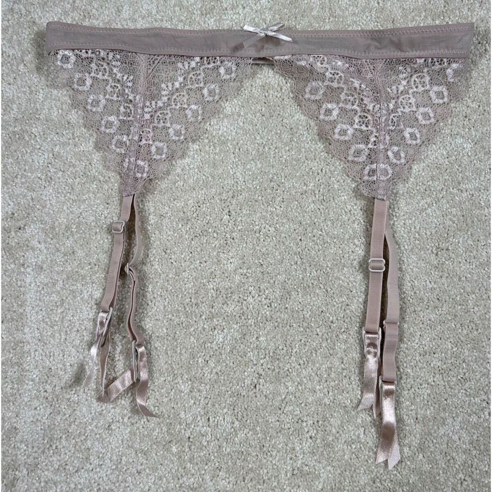 Gilligan & O'Malley Womens Size XL Beige Lace Garter Belt